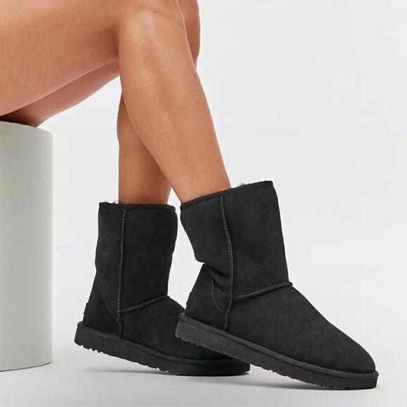 Ugg Classic Short II black size 8 - Picture 1 of 7